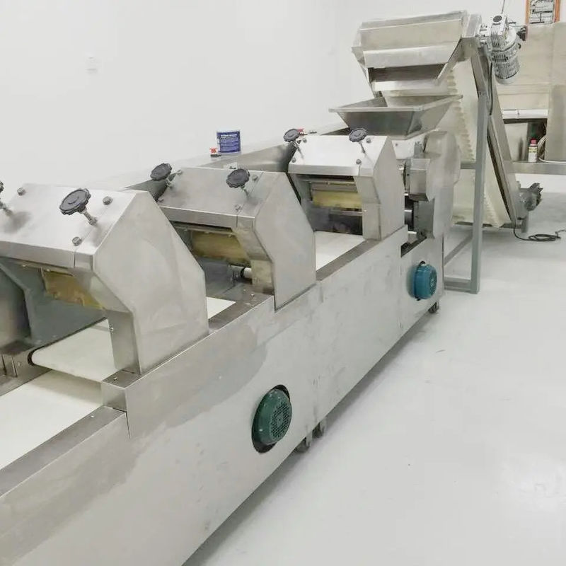 Multifunktionelle Noodle-Machinerie 300 kg/h Produktionskapazität Motor Kernkomponenten