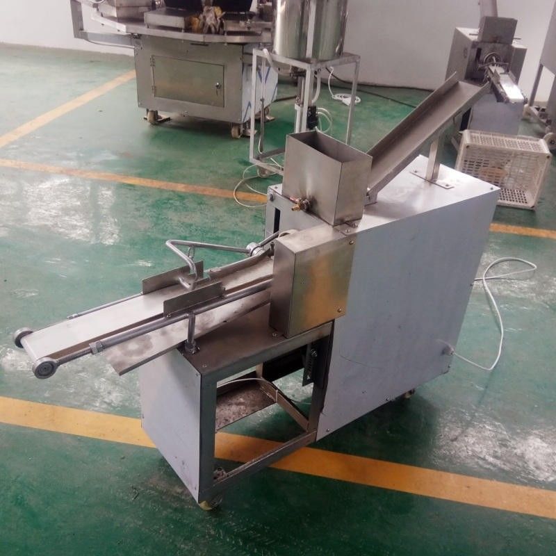 Industrielle automatische Drehung Churro Snack Formierung Ausrüstung Weiches Prezel gebratene Teig Drehmachine Extruder